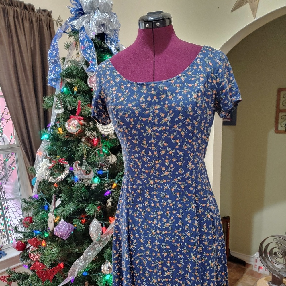 Forever 21 Blue and Pink Floral Dress- Size Medium